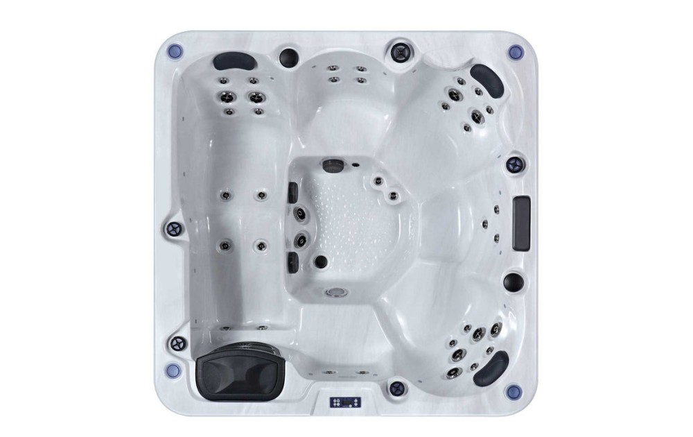 Georgian - 4-Person Hot Tub